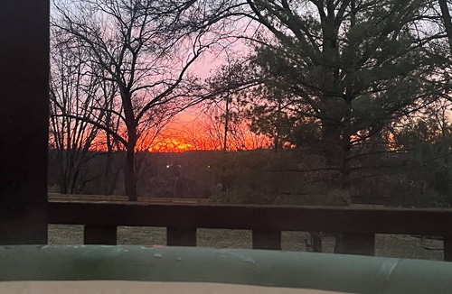 South Kansas City House | World Cup - Hot Tub, Bar, Gym- 15 Min to Arrowhead