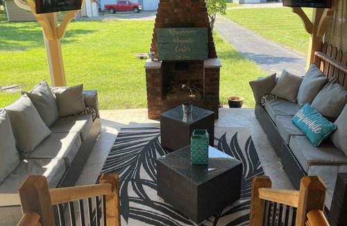 South Kansas City House | World Cup - Hot Tub, Bar, Gym- 15 Min to Arrowhead