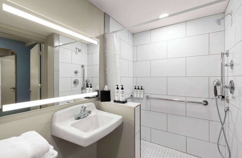 Jeffersontown Hotel | Wyndham Garden Louisville KY