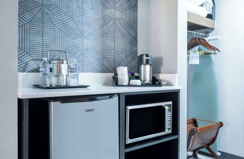 Wayne Hotel | Wyndham Indianapolis Airport