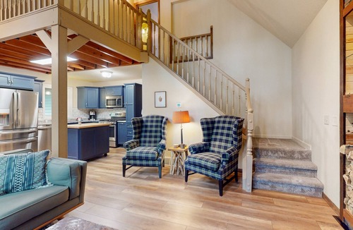 Hazelhurst House | Year-round Northwoods retreat on quiet lake near Minocqua