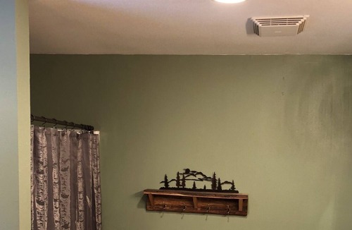 Knight Cabin | Year Round Vacation Lake Cabin Rental
