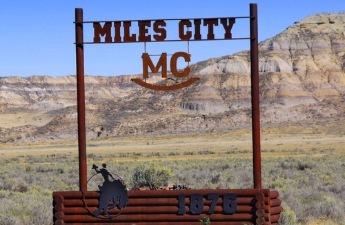 Miles City Apartment | Yellowstone Vacation Condo