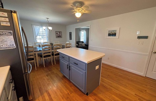York Beach House | York Vacation Home Sleeps 14! Bring your family and Friends!