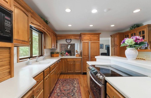 Zenda House | Your Waterfront Retreat with a Sprawling Deck & Amazing Sunsets!