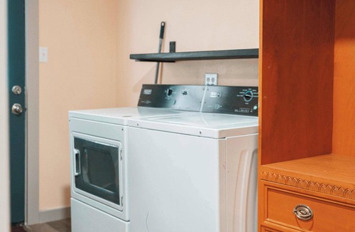 Tulsa House | Zion Retreat 3BR Near Downtown & Black Wall Street