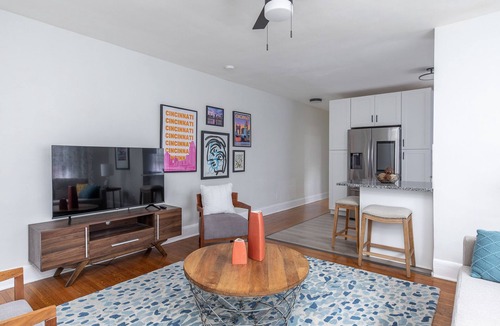 Avondale Apartment | Zooview Haven: A Family Retreat