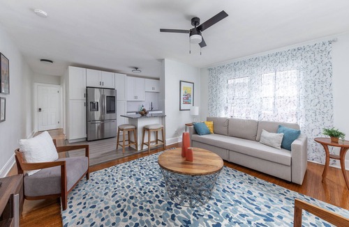 Avondale Apartment | Zooview Haven: A Family Retreat