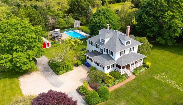 1.2 Acre Estate | Pool | Close to Beaches | Games