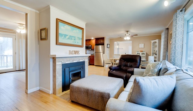 1 Acre, Central Air, Firepit, Fenced Yard, Patio, Dishwasher, Washer/Dryer
