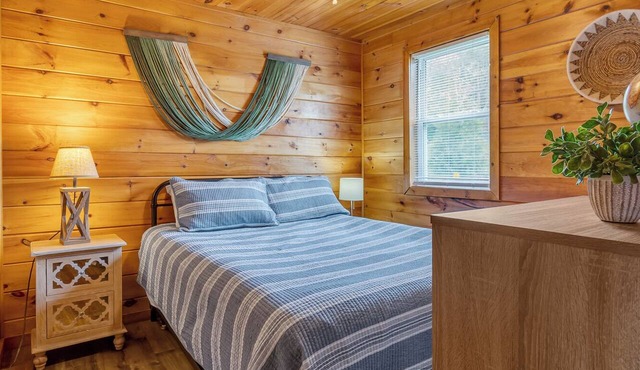 1 Bedroom Cabin near the Sheltowee Trace Trail- #4