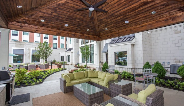 1 Bedroom | King Suite. Free Breakfast. Pool, Gym
