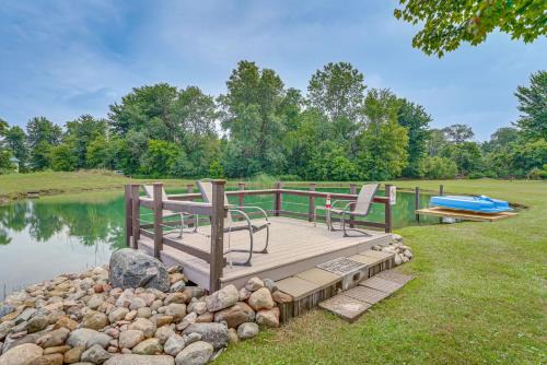 1 Block to Lake Huron: Pet-Friendly Apt w/Kayaks