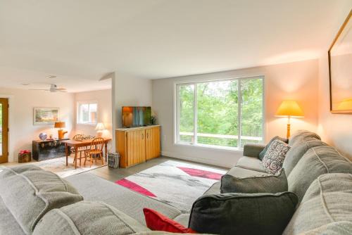 1 Mi to Burr Oak Lake: Cozy Family Home!