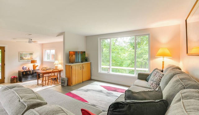 1 Mi to Burr Oak Lake: Cozy Family Home!