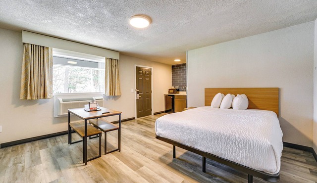 1 Mi to Lake Huron Beaches: Pet-Friendly Studio