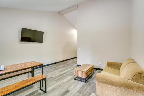 1 Mi to Lake Huron Waterfront: Remodeled Studio