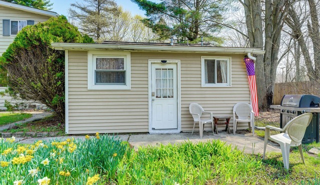1 Mi to Lakeport State Park! Bungalow w/Patio