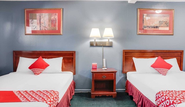 1 Queen Bed & 2 Full Bed|Smk