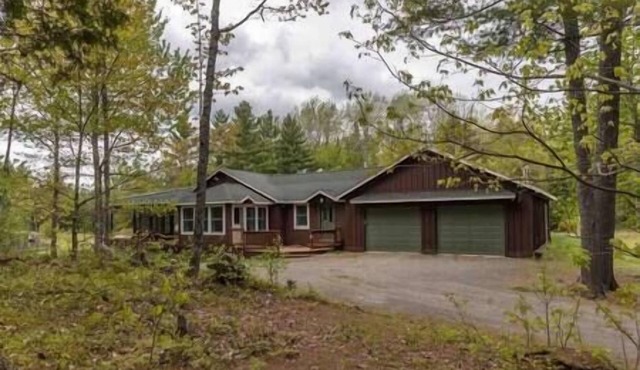 10-acre Cabin Escape