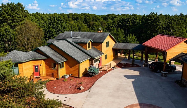 10-Acre Private Resort: Hot Tub & Pickleball