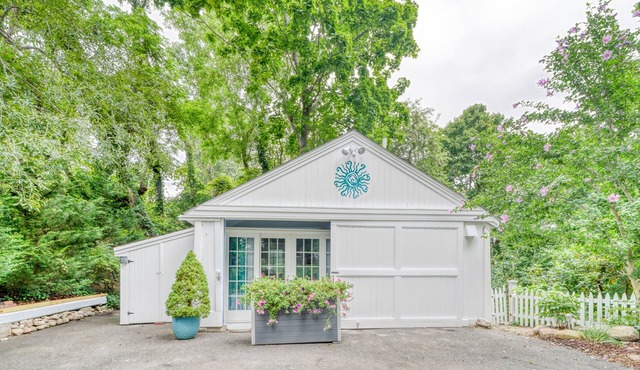 10 Old County Way - Secluded Retreat: pet-friendly, recently renovated, tranquil