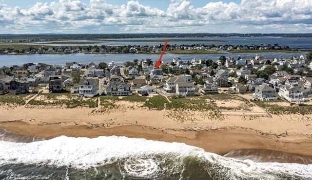 100 Steps to the Beach w/Parking, Patios, Decks