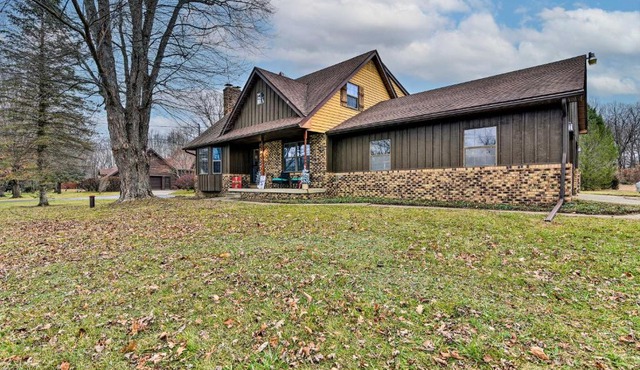 14 Mi to Frankenmuth: Apt on 3 Acres in Clio!