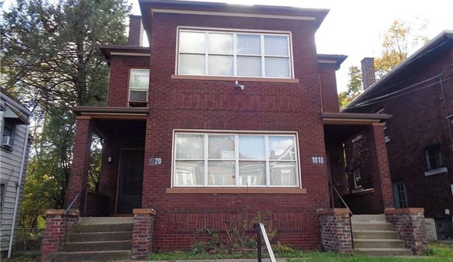 15 minutes from Downtown, PNC Park, 5 minutes from Monroeville