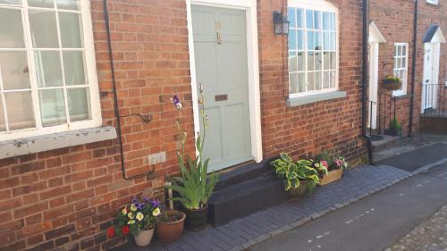 19 Upper Linney