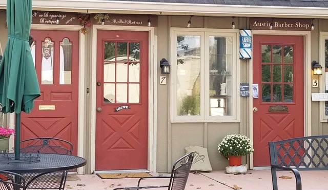 1BR, 1BA Suite