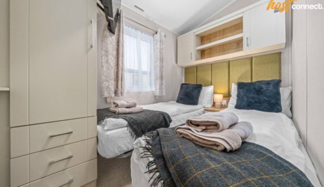 2 Bed Holiday Home with Starlink Internet