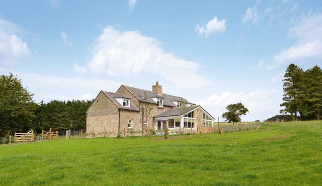 2 bedroom accommodation in Farnham, near Rothbury