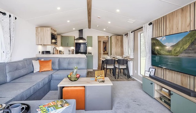 2 bedroom accommodation in Cresswell beach