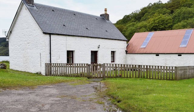 2 bedroom accommodation in Colintraive, Argyll