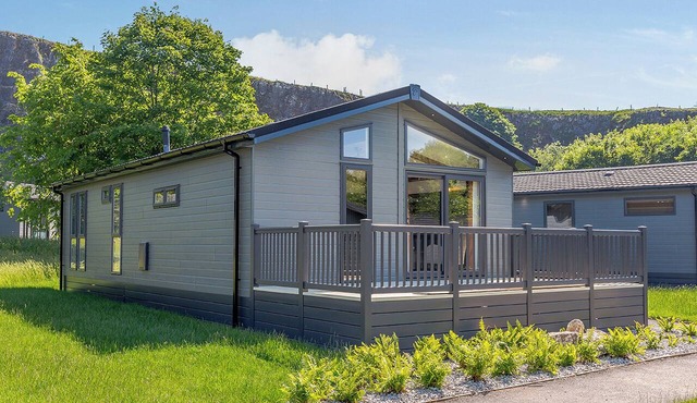 2 bedroom accommodation in Ashbourne