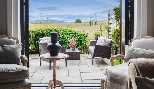 2 bedroom accommodation in Dumfries