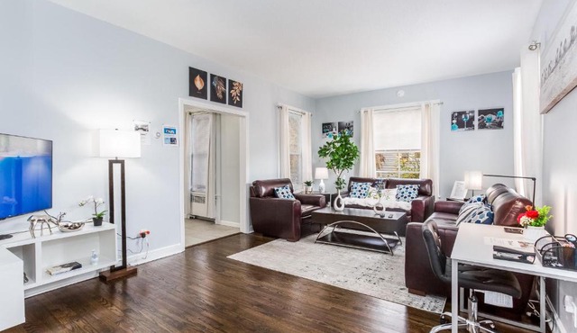 2 Bedroom Apartment Near Bristol Center