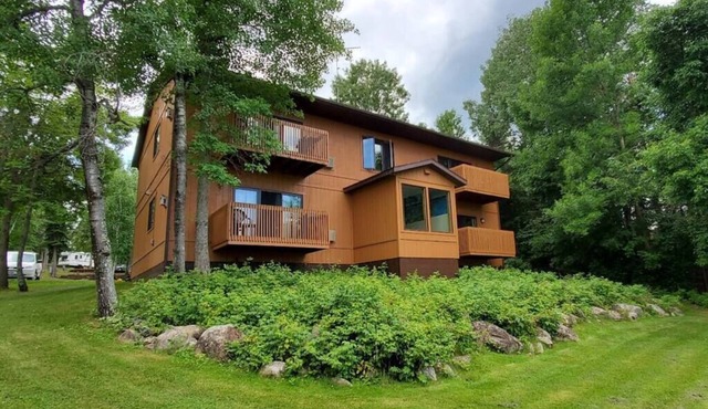 2 Bedroom Eagle Villa in Voyageurs National Park
