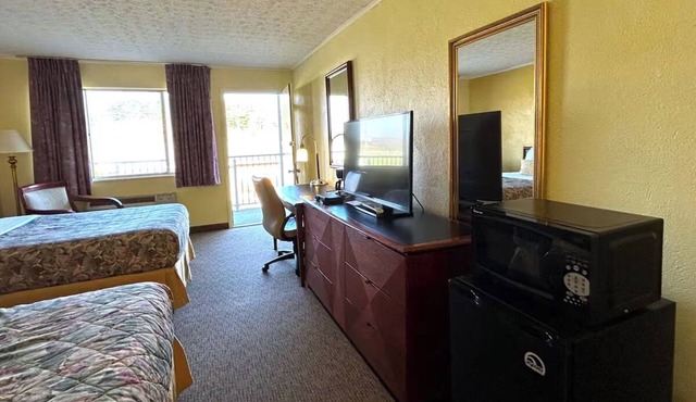 2 Comfortable Units | Explorer-Friendly Stay | Scenic Forest & State Park Trails