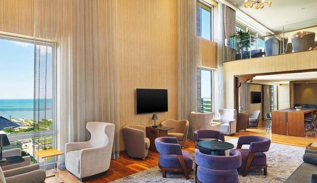 2 Downtown Suites under a mile from Rock & Roll HoF & Stadiums