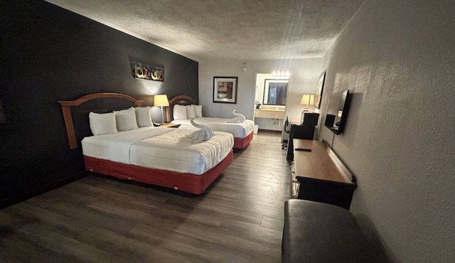 2 Family-Friendly Mattoon Rooms | Free Breakfast | Near Local Attractions