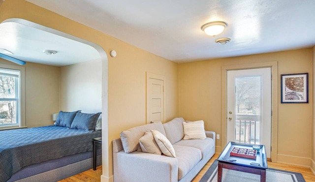 2 Mi to Dtwn: Studio Suite in Sheboygan