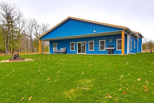 2 Mi to Lake Michigan: Fire Pit, Grill, Patio!