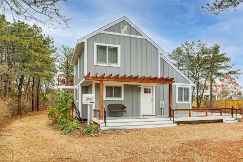 2 Mi to Main St & Beach! Family Home in Edgartown