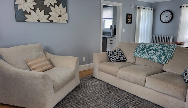 2 story cozy home. Walk to downtown Bangor and Brewer. Safe quiet neighborhood
