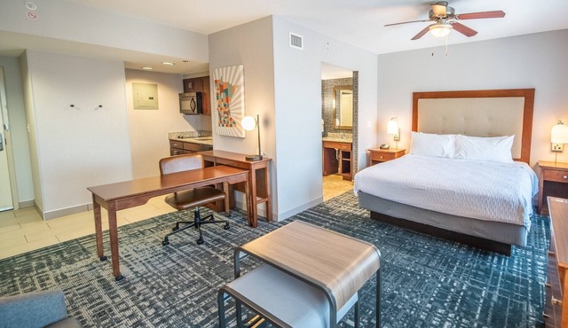 2 Units Near Rochester Baseball Complex! Free Breakfast, Pool, Pets Allowed!