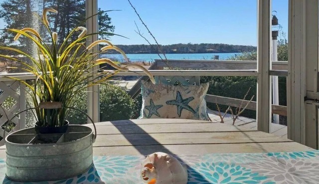 2 Waterfront Cottages - 3 & 2 BR - on Follins Pond
