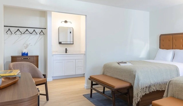 2 Welcoming East Nashville Rooms near Ryman Auditorium | Pool Access!