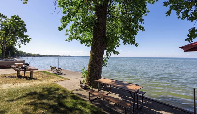 2025 Green Bay Draft Rental: Touchdown on the Bay